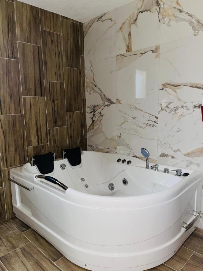 Chalet Montenegrina With Jacuzzi Колашин Екстер'єр фото